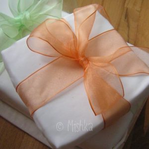Dort „Svatební dárky“detail vrchního dortu
