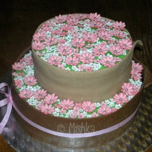 Patrový dort s kytičkami