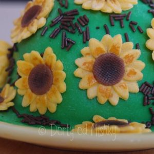 Slunečnice na dortu