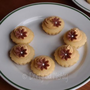 Cupcakes s hnědou kytičkou
